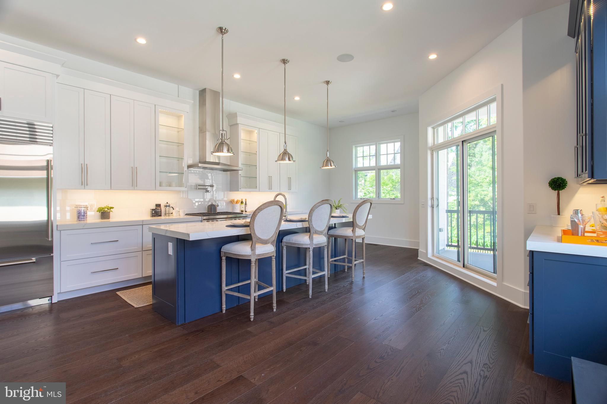 CHESTNUT HILL - Residential