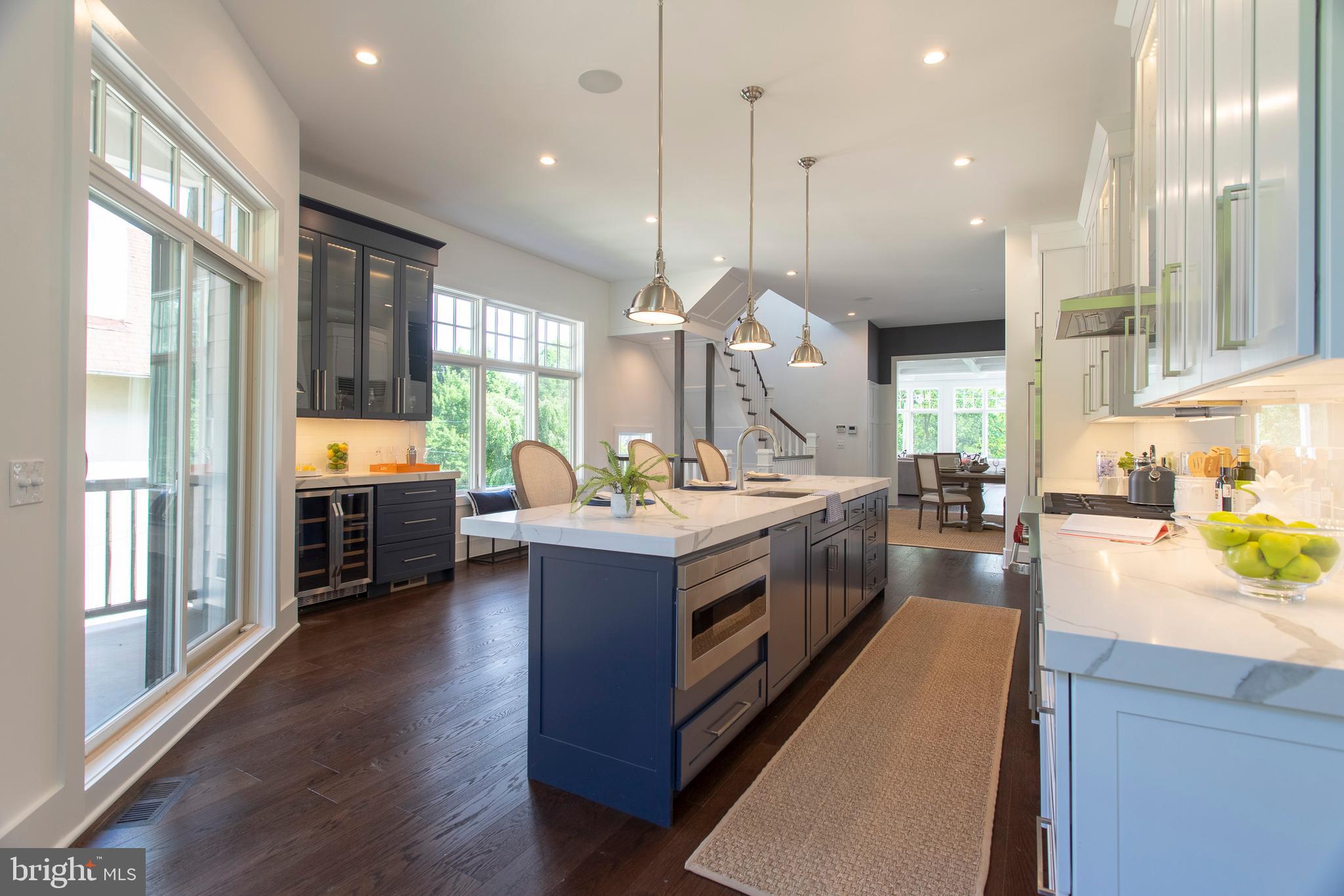 CHESTNUT HILL - Residential