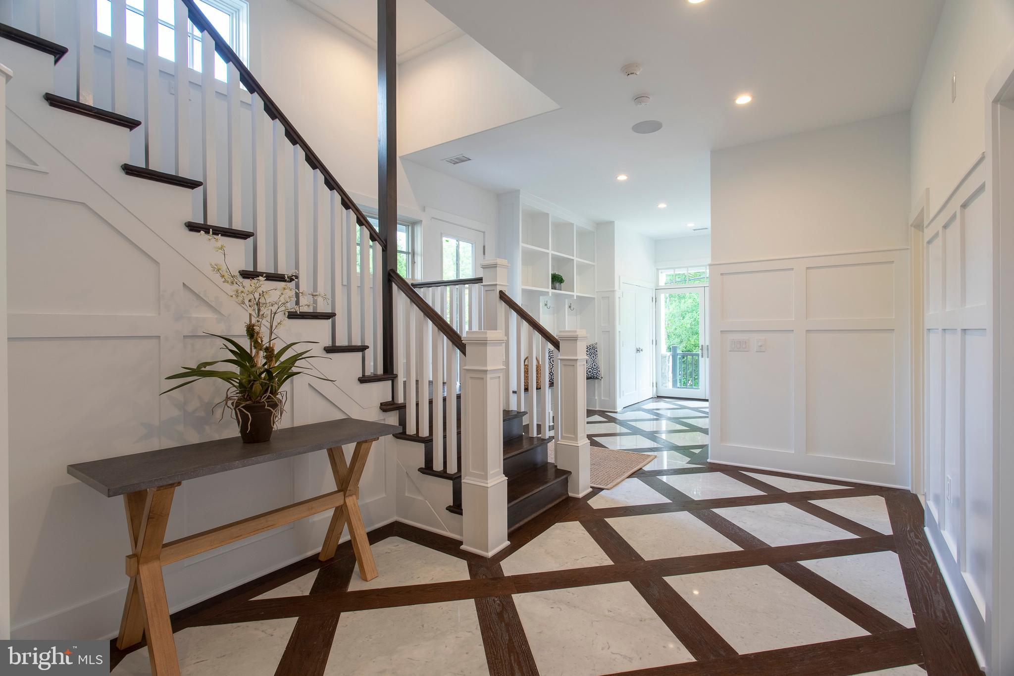 CHESTNUT HILL - Residential