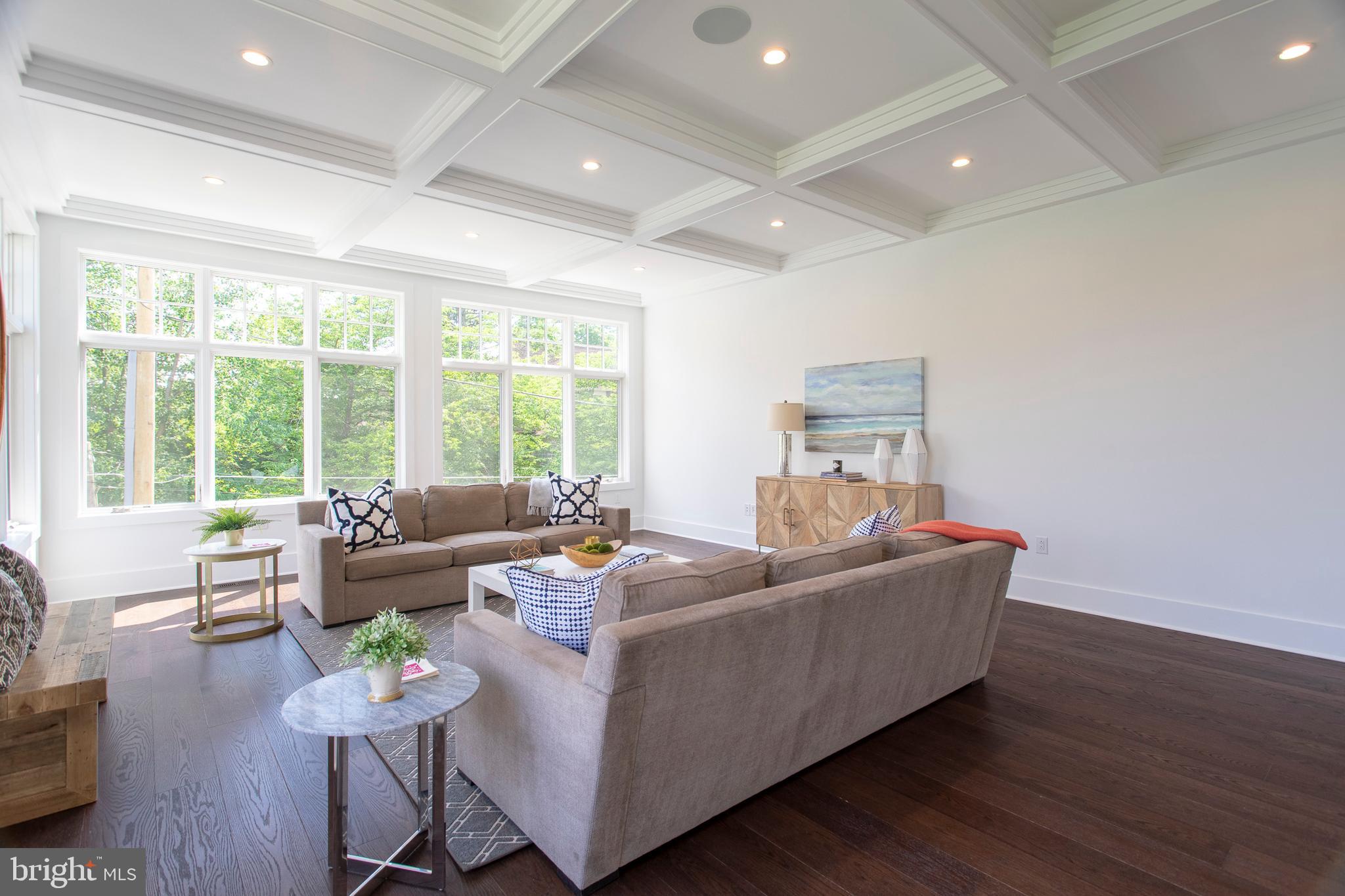 CHESTNUT HILL - Residential