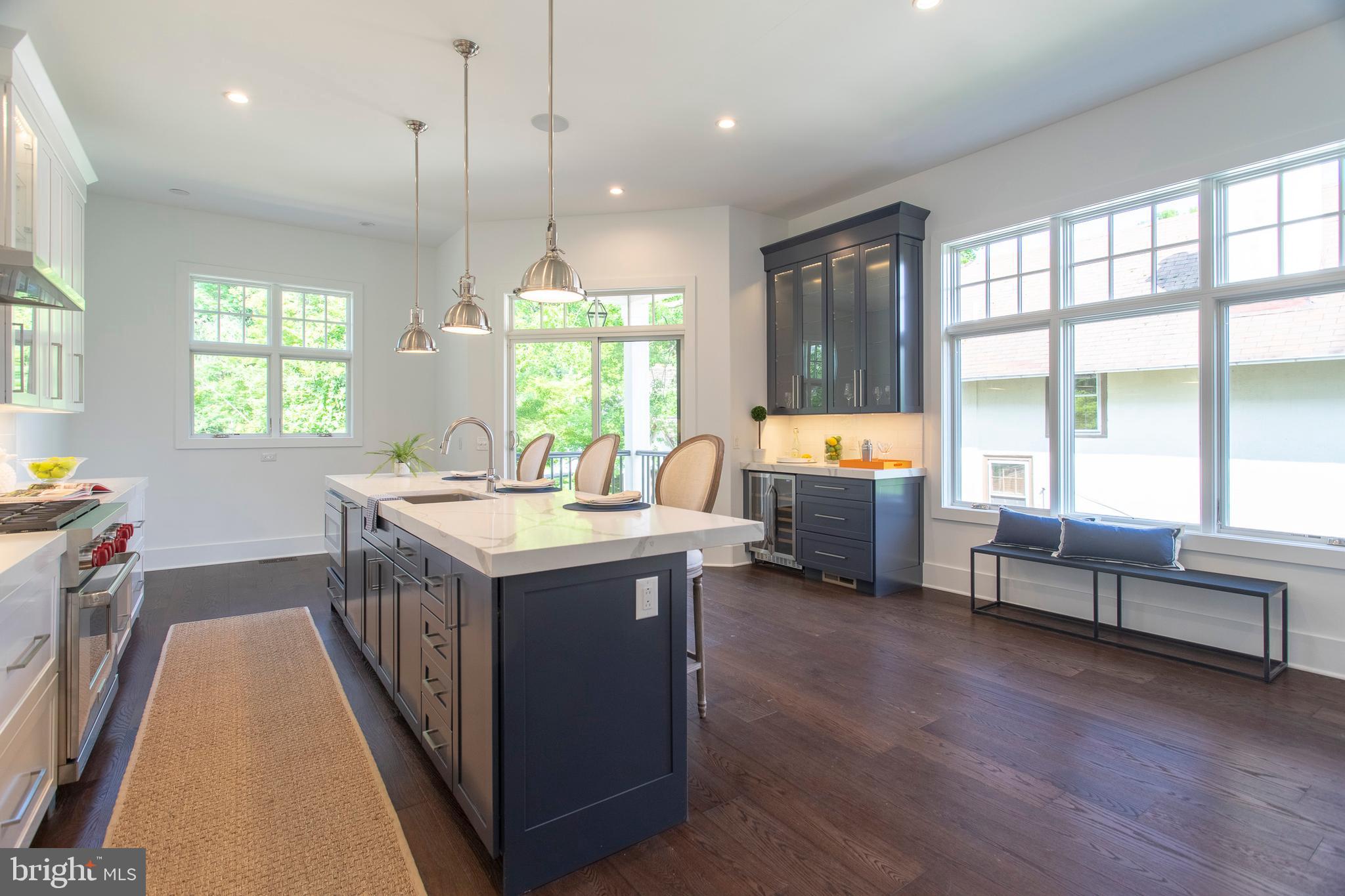 CHESTNUT HILL - Residential