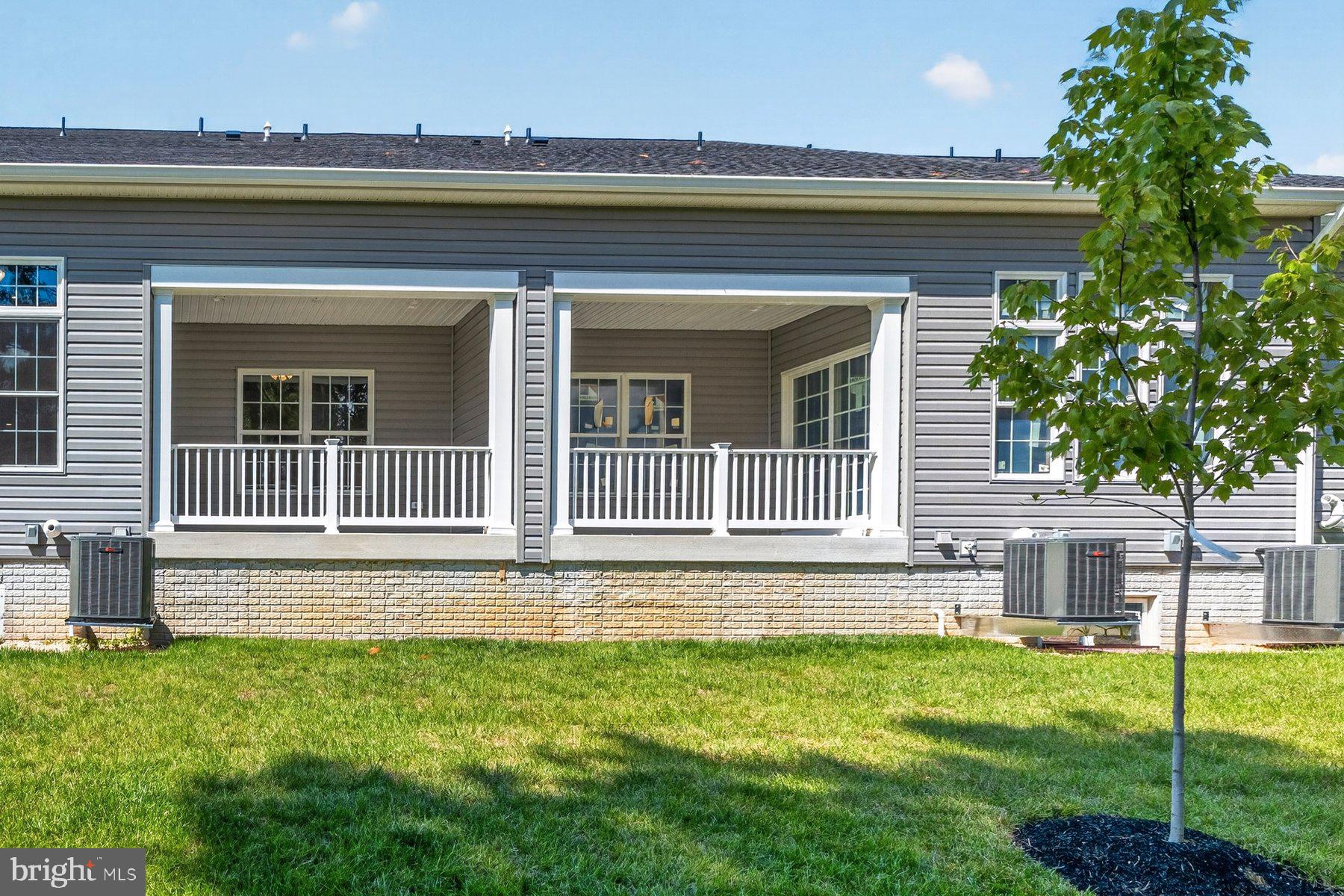 1711 BOTANICAL COURT 10