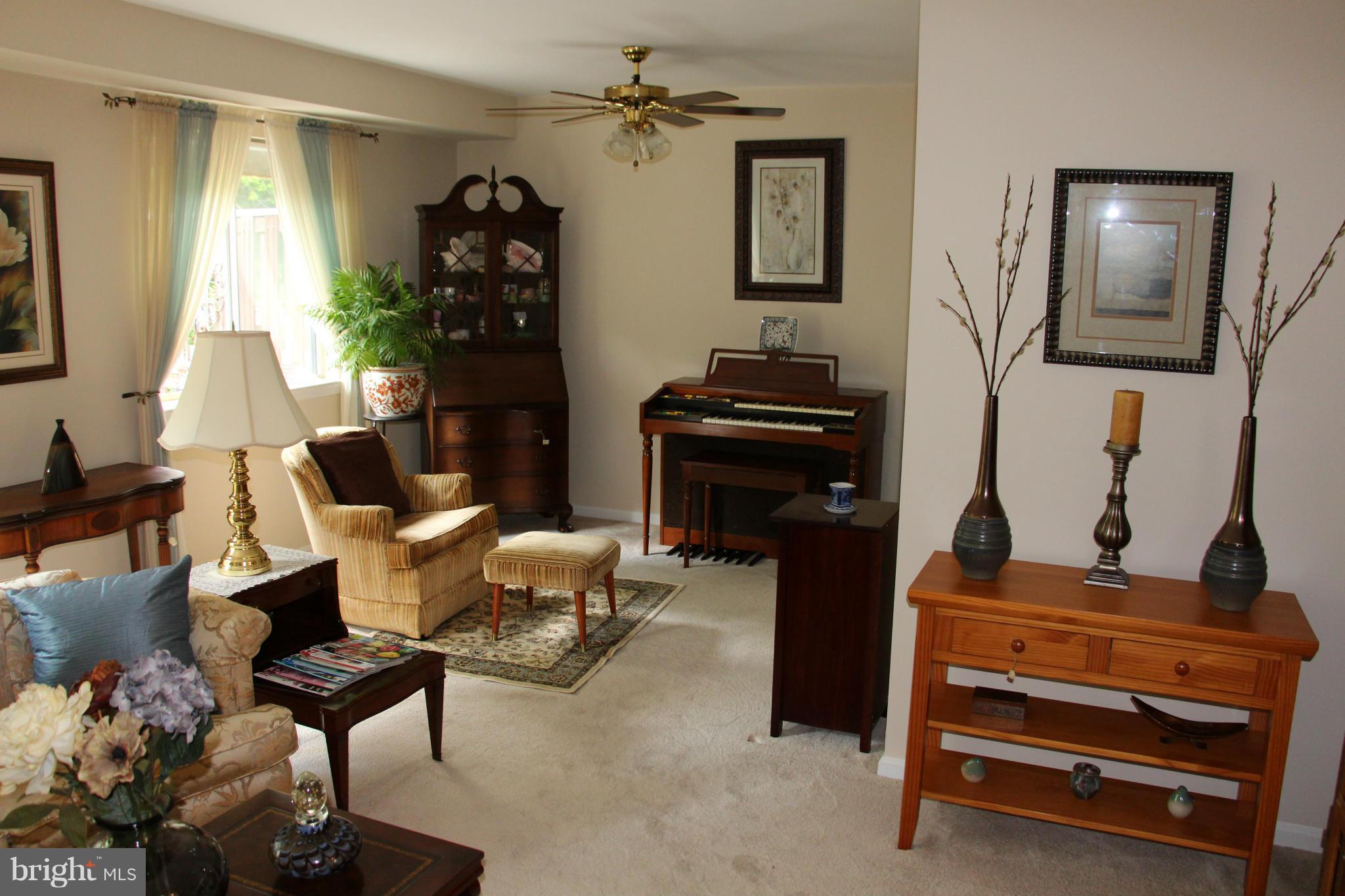 BURKE STATION SQUARE - Residential