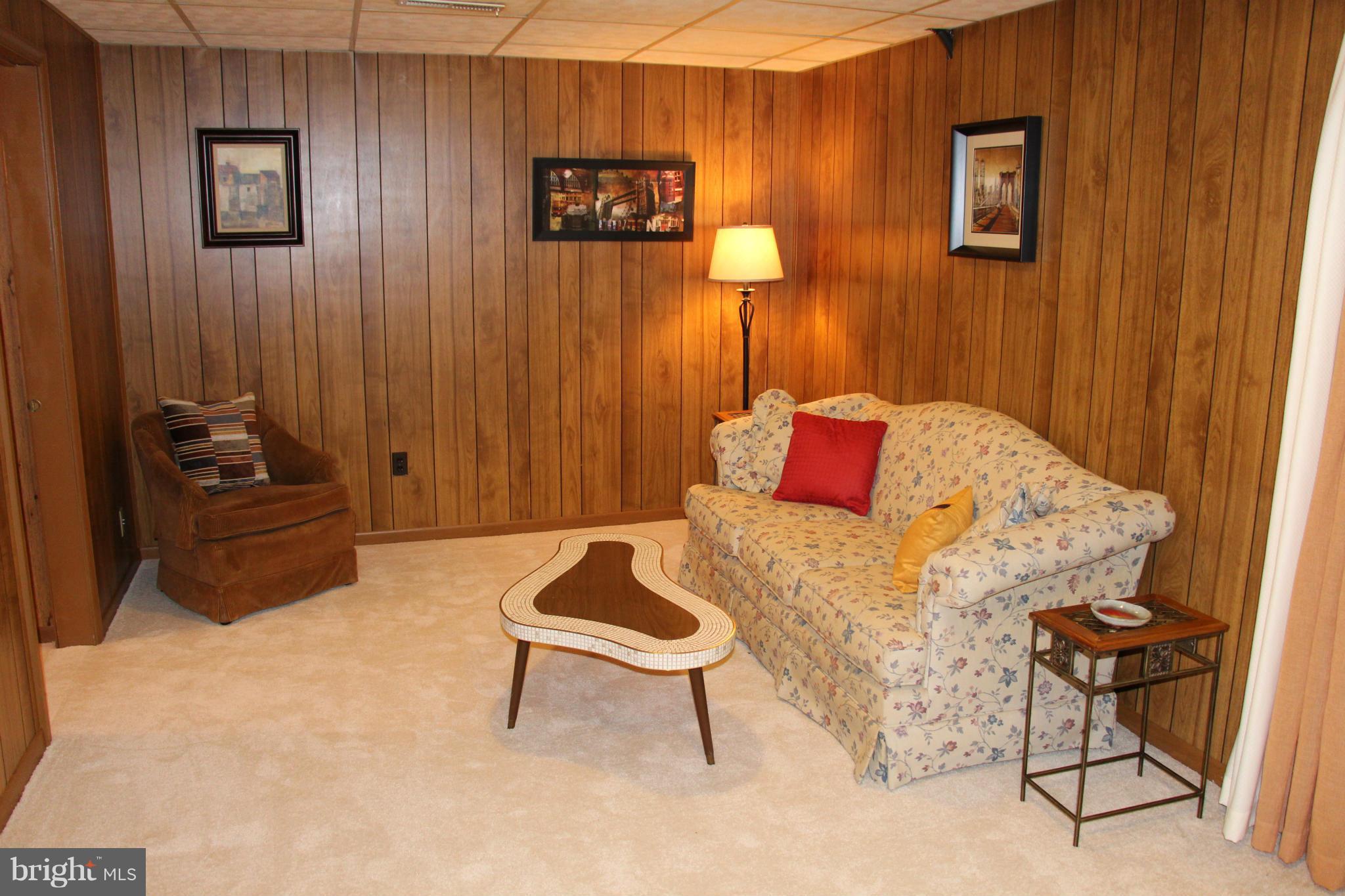 BURKE STATION SQUARE - Residential