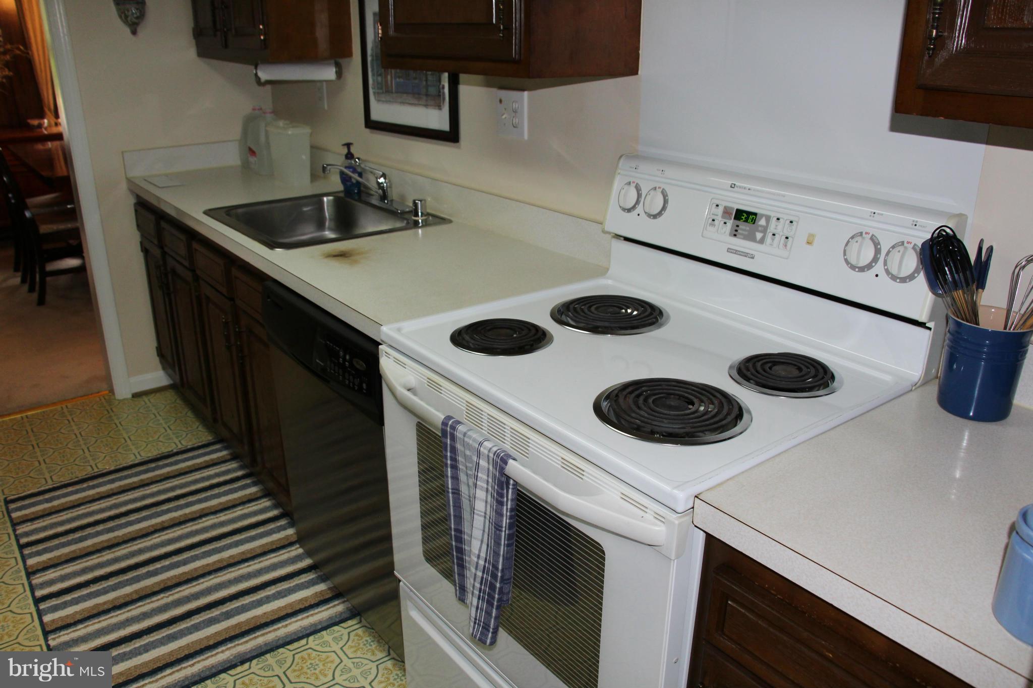 BURKE STATION SQUARE - Residential