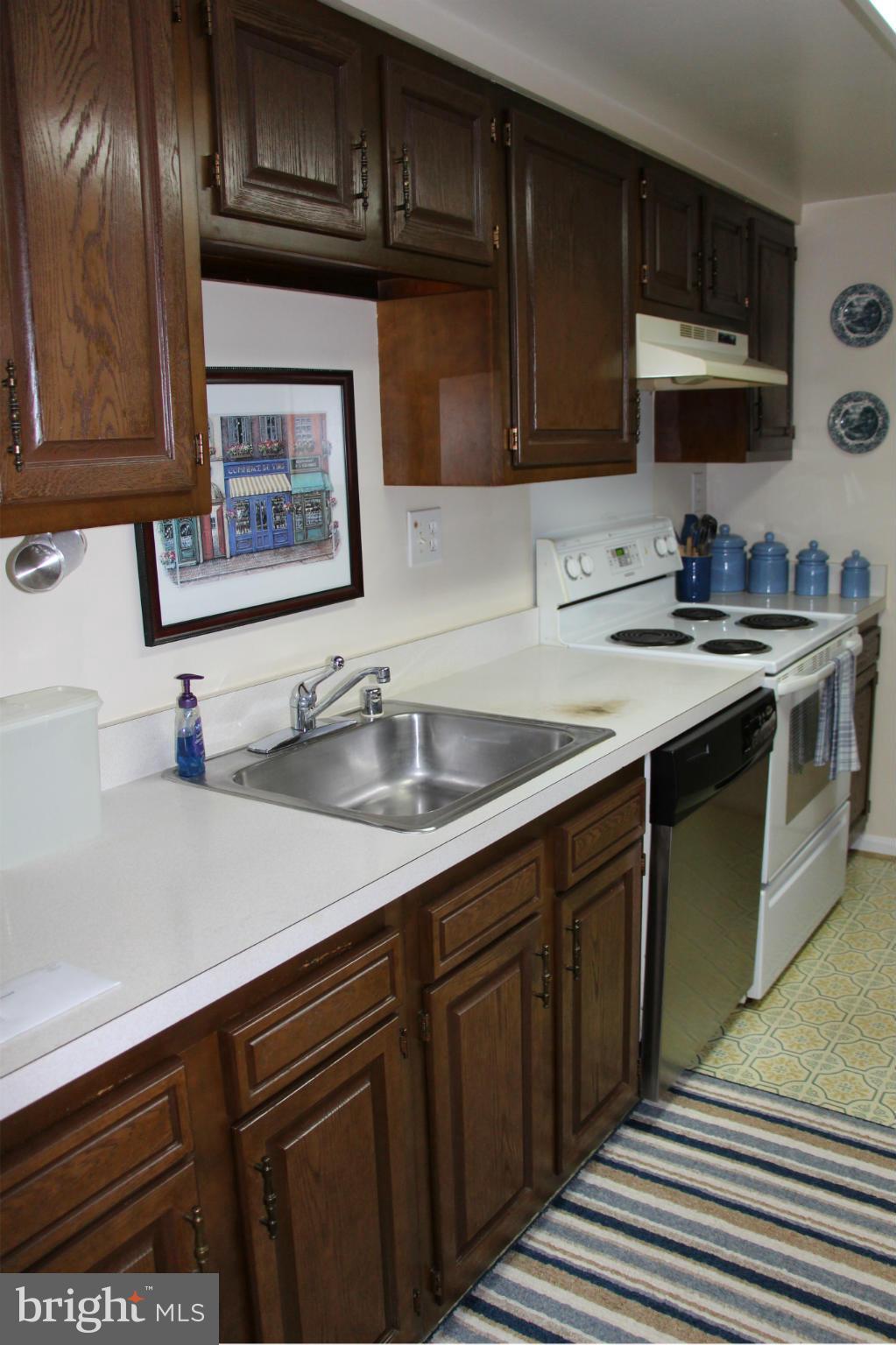 BURKE STATION SQUARE - Residential