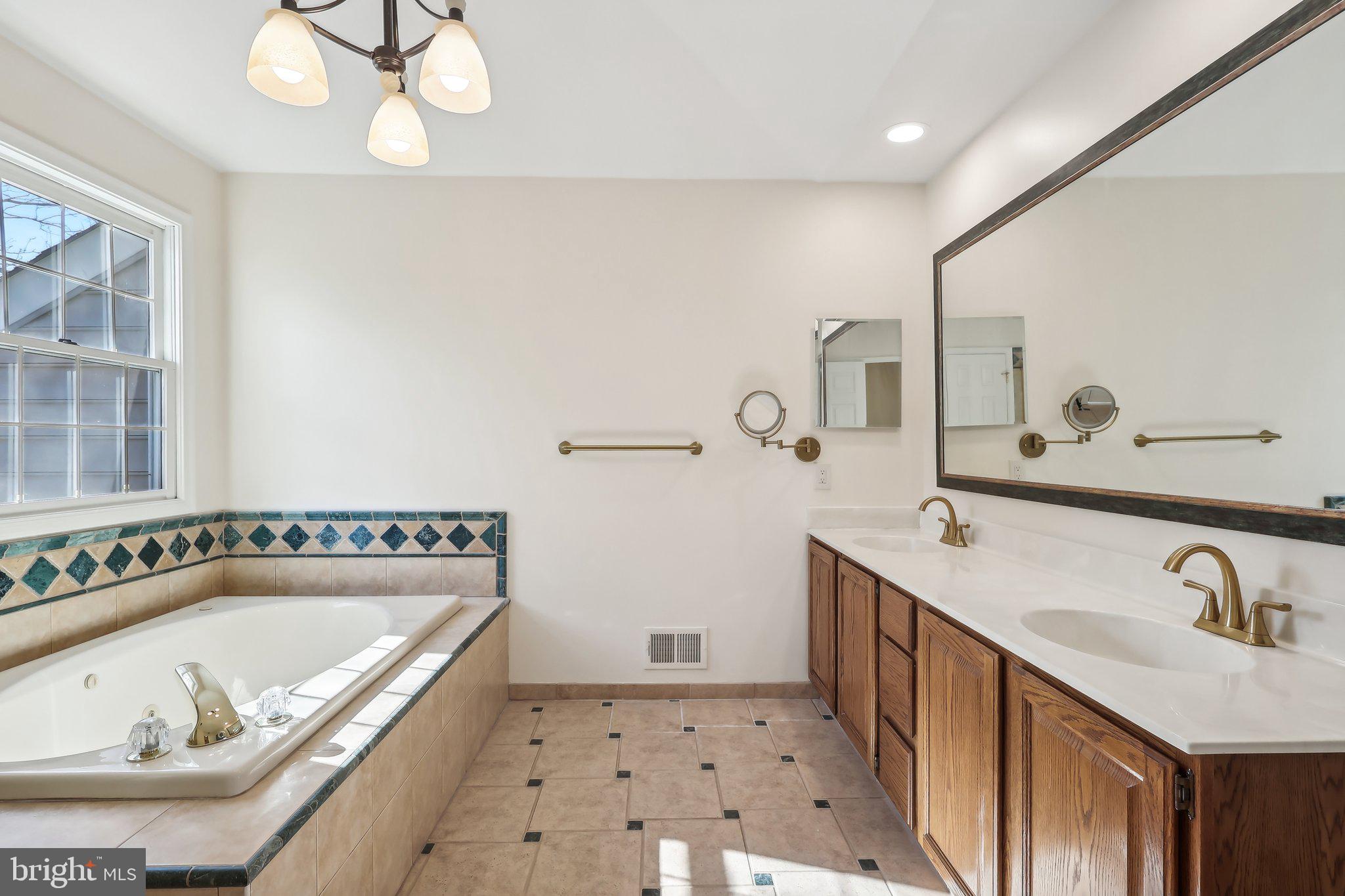 FAIRFIELD AT FARMV - Residential