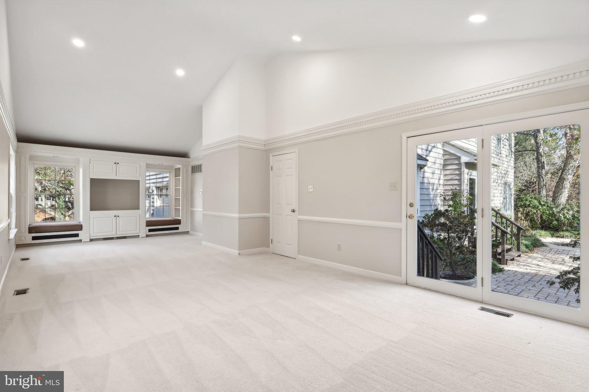 FAIRFIELD AT FARMV - Residential