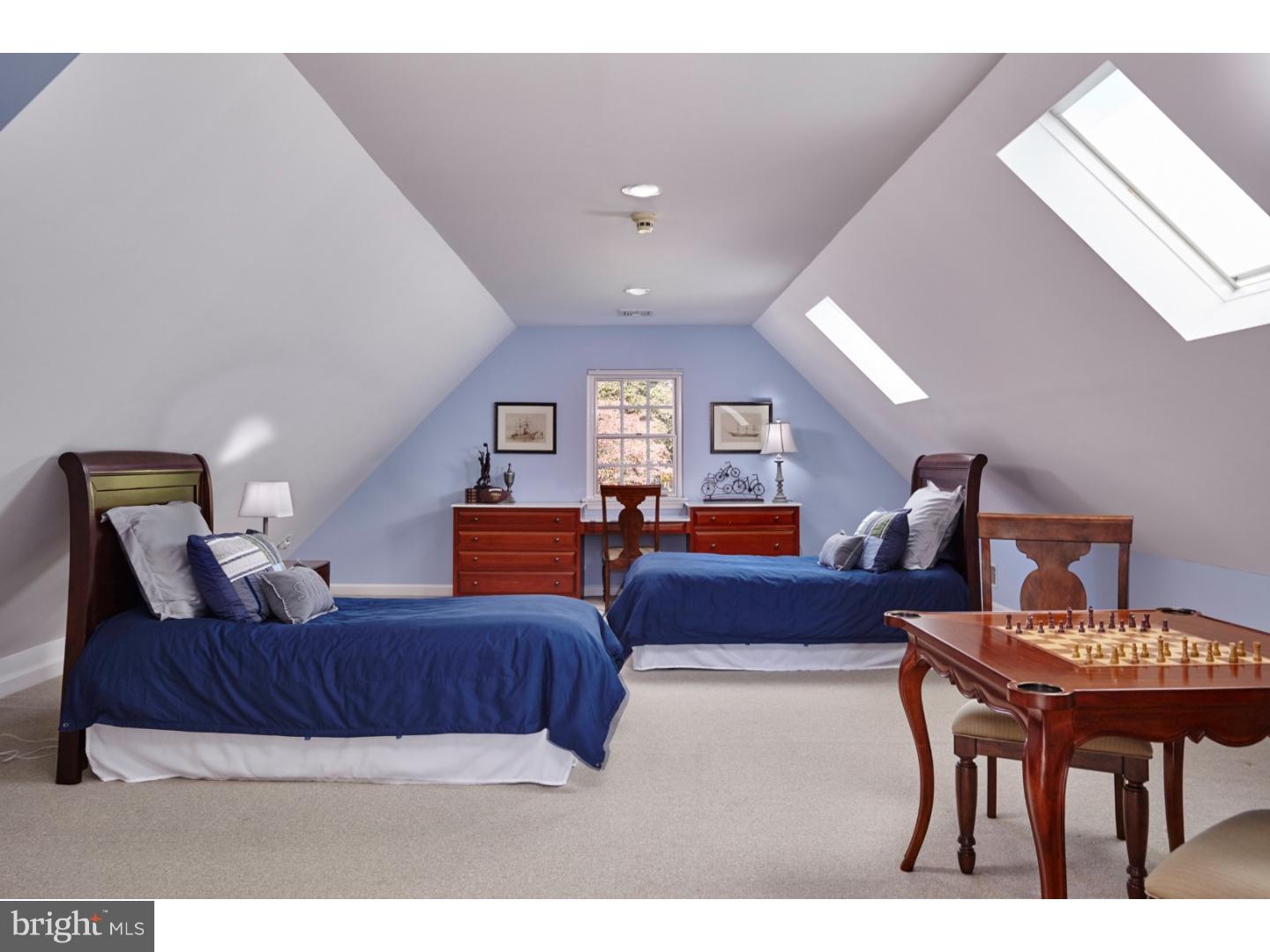 RADNOR HUNT - Residential