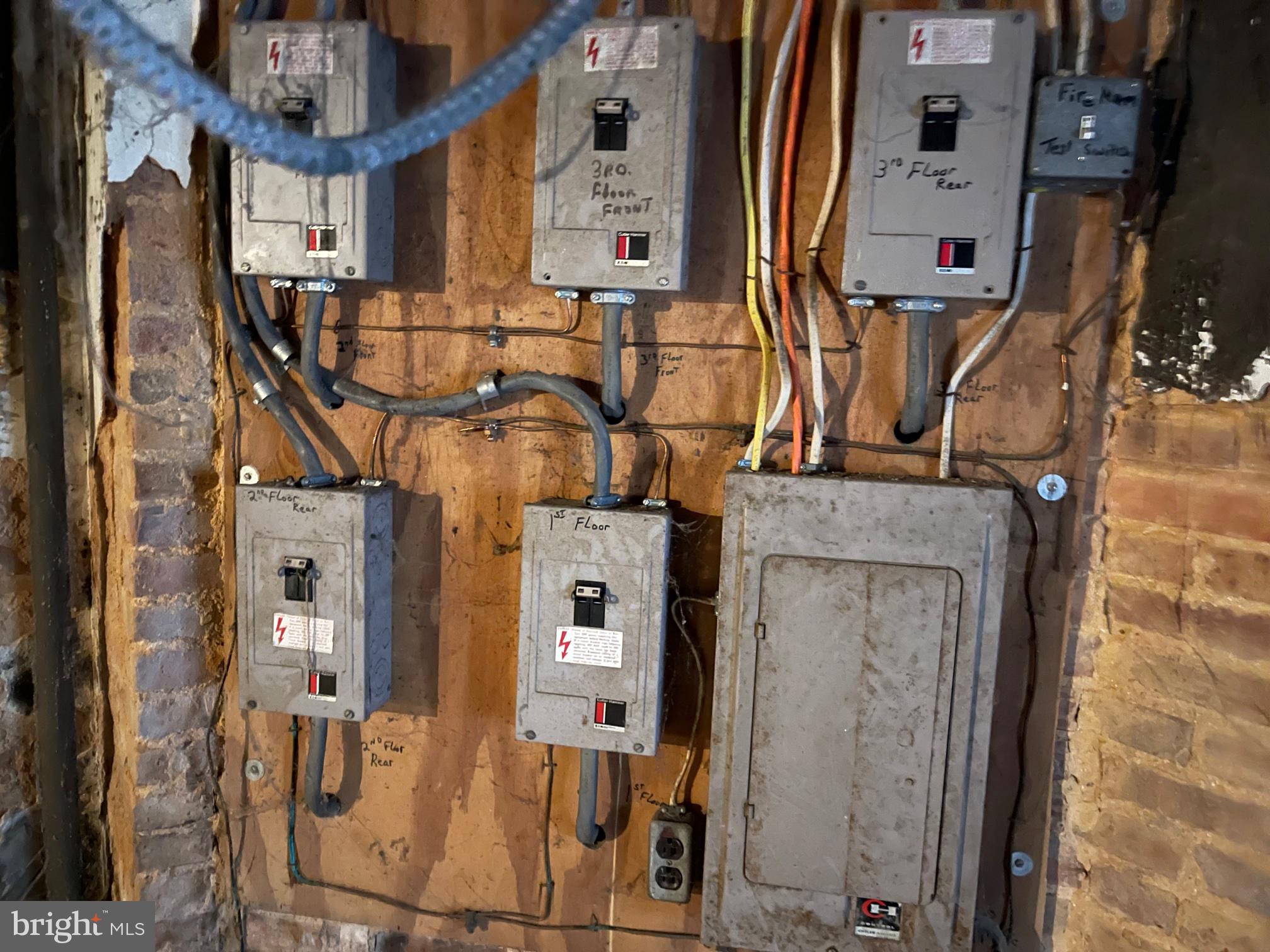 RESERVOIR HILL HISTORIC DISTRICT - Commercial Sale