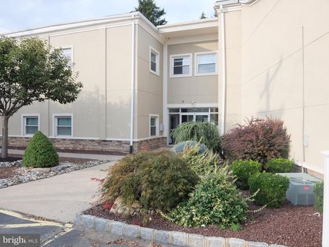 Photo of 37 Station Drive, PRINCETON JUNCTION, NJ 08550 (MLS # NJME2064612)