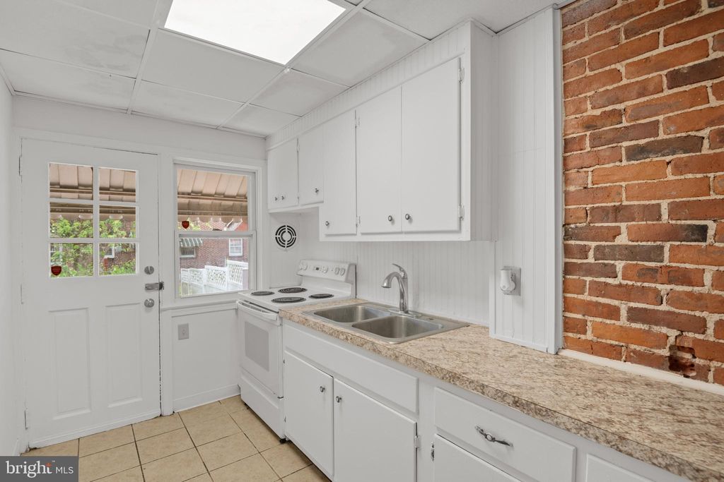 Photo of 516 HAND AVE, LANCASTER, PA 17602 (MLS # PALA2035152)