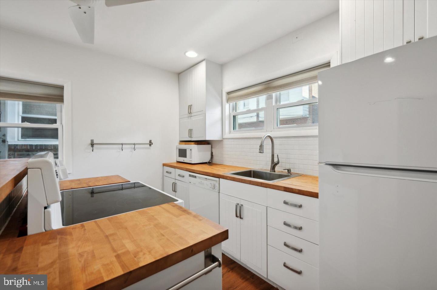 BELMONT VILLAGE - Residential Lease