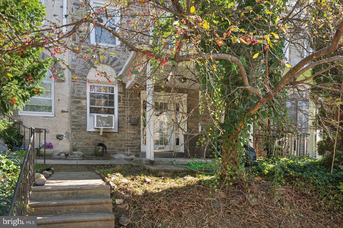 BELMONT VILLAGE - Residential Lease