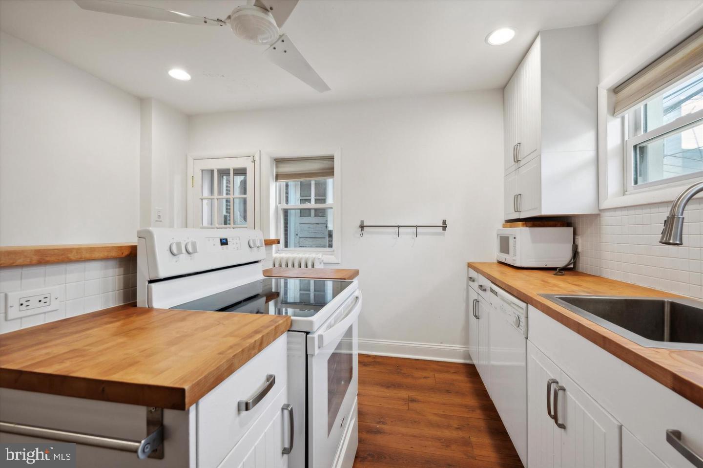 BELMONT VILLAGE - Residential Lease