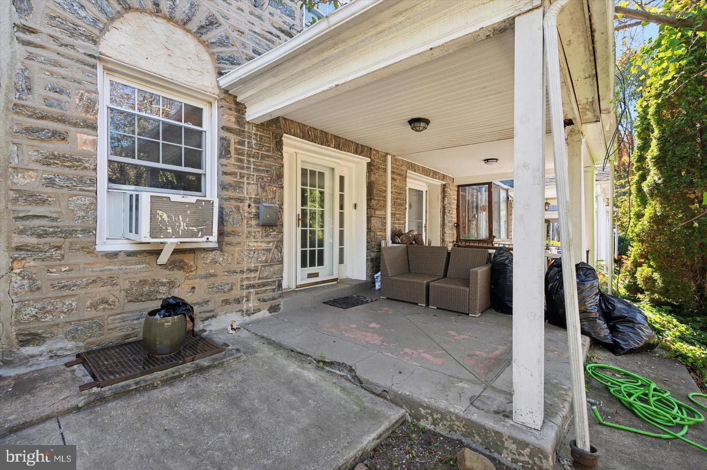 BELMONT VILLAGE - Residential Lease