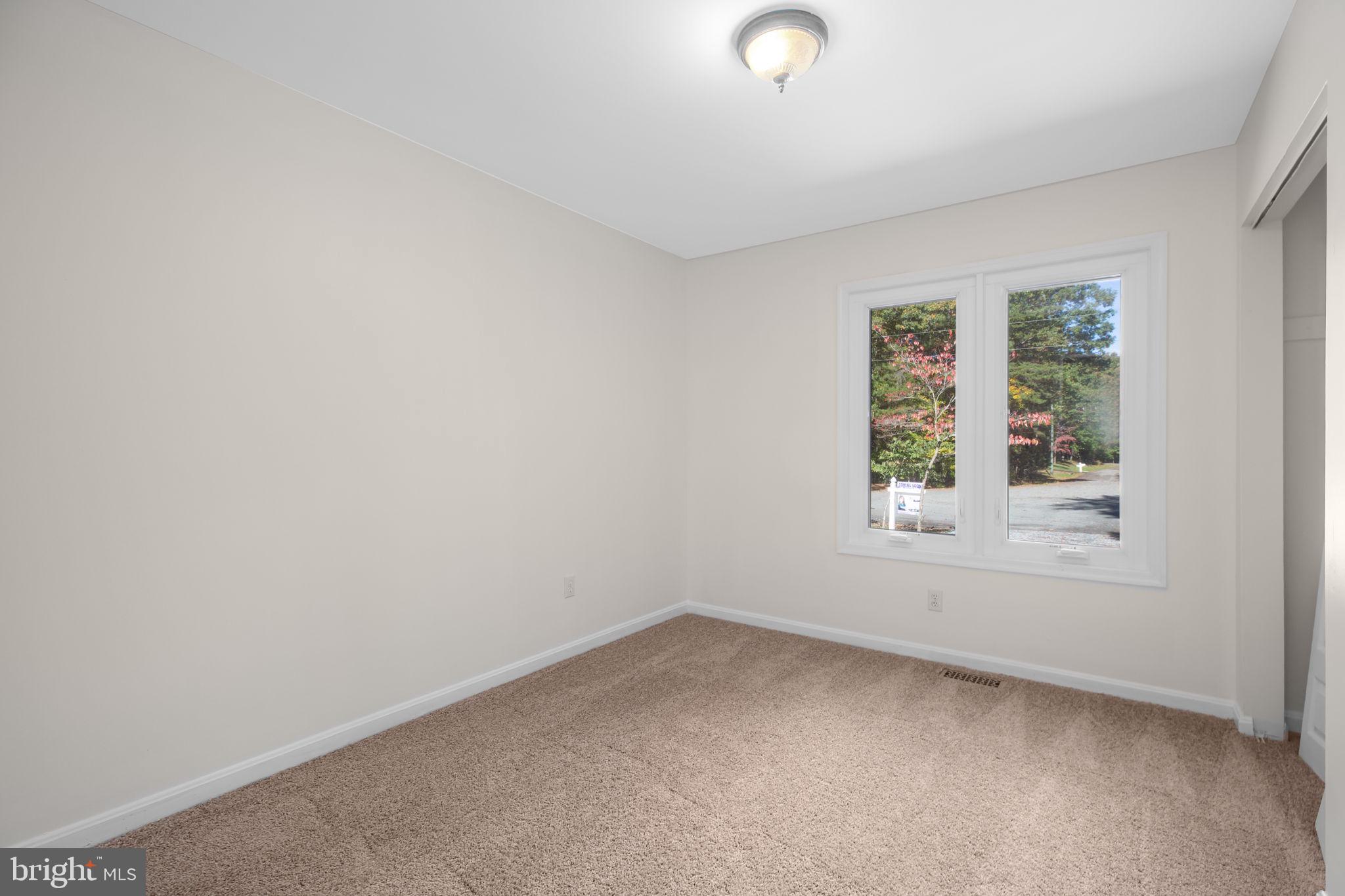 LAKE CAROLINE - Residential