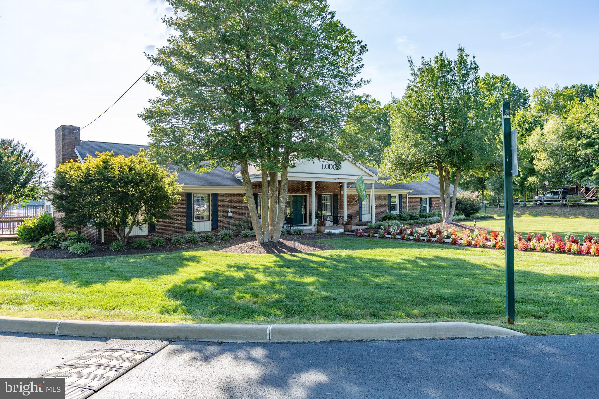 LAKE CAROLINE - Residential