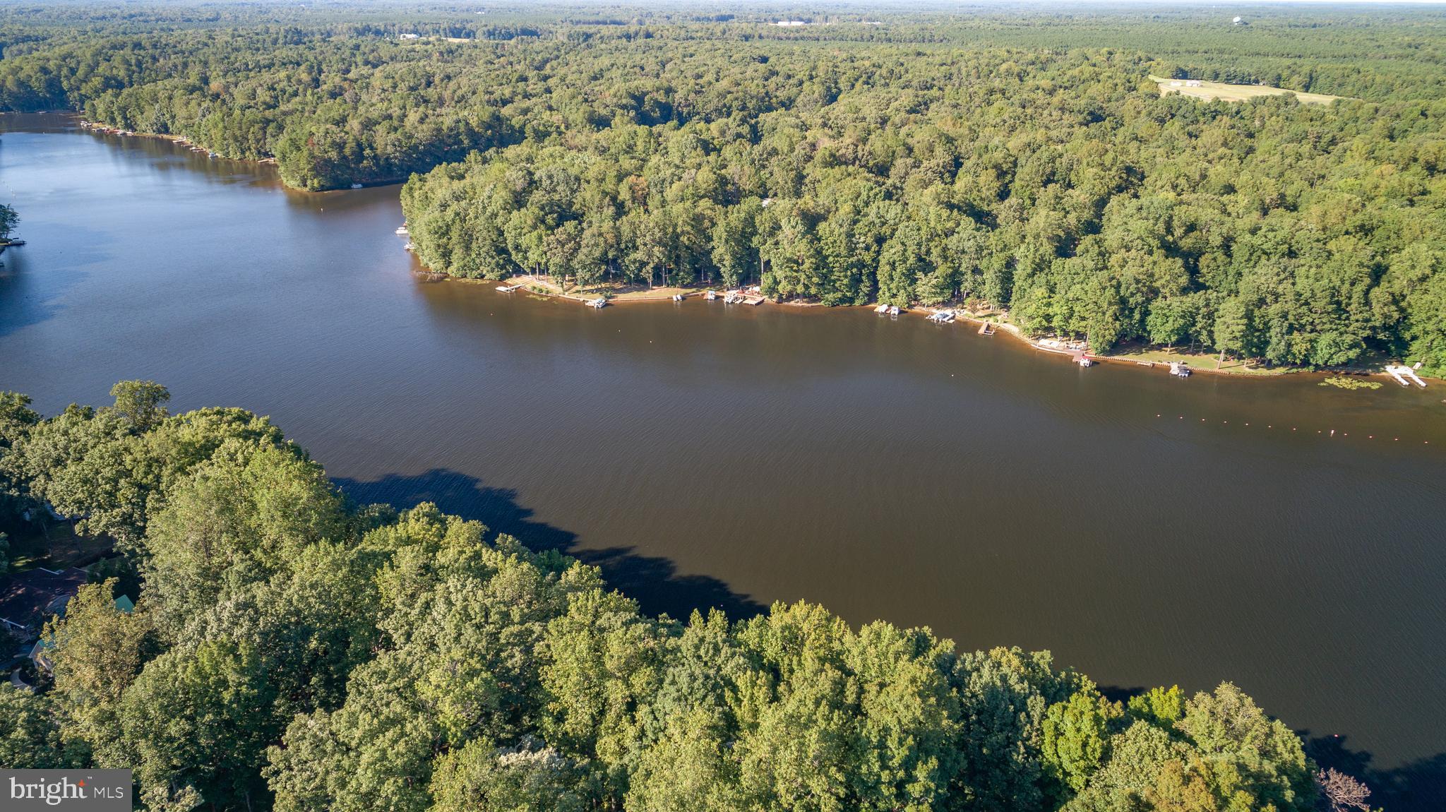 LAKE CAROLINE - Residential