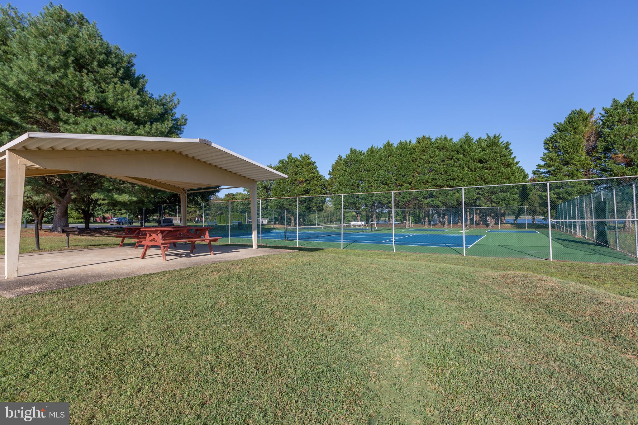 LAKE CAROLINE - Residential