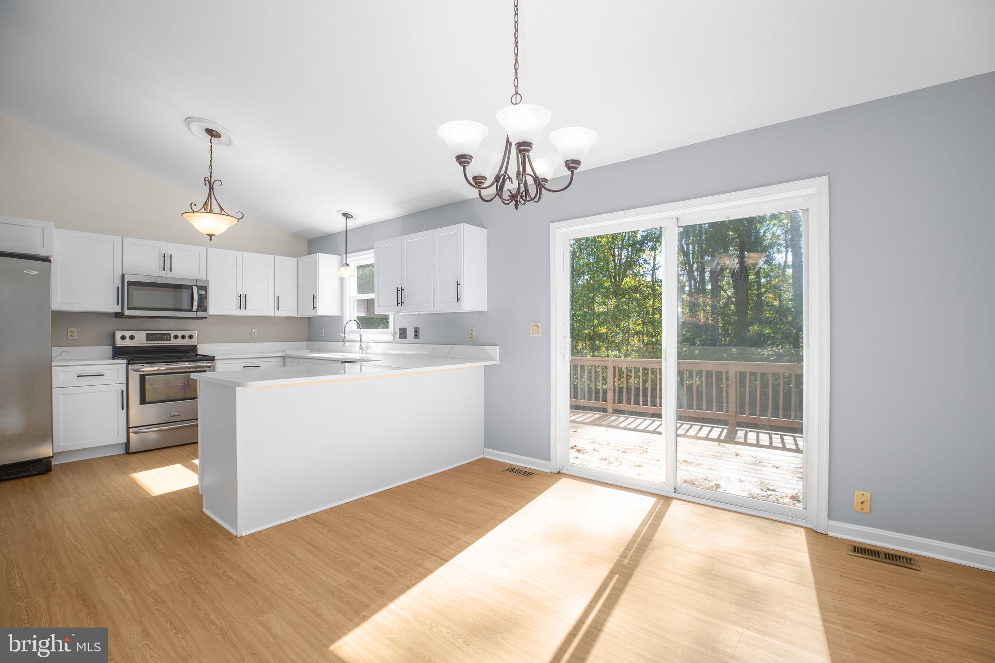 LAKE CAROLINE - Residential