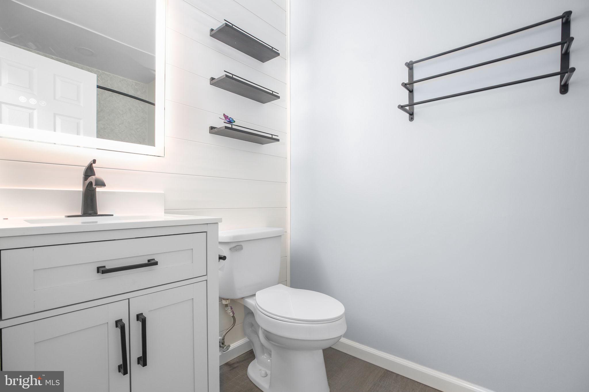 LAKE CAROLINE - Residential