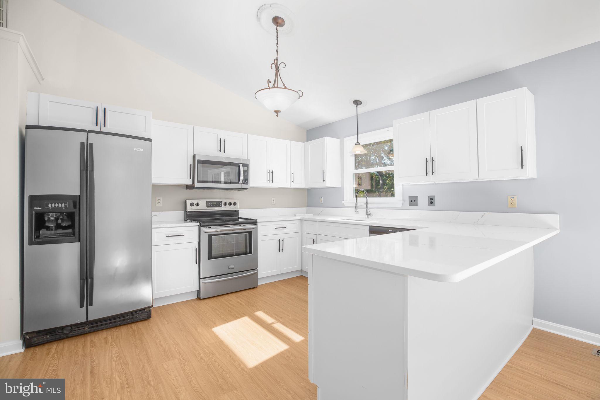 LAKE CAROLINE - Residential