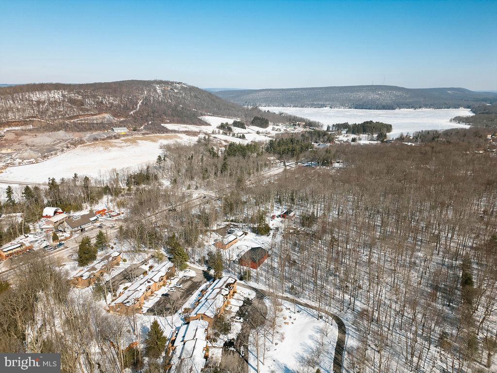 LAUREL BROOK - Residential