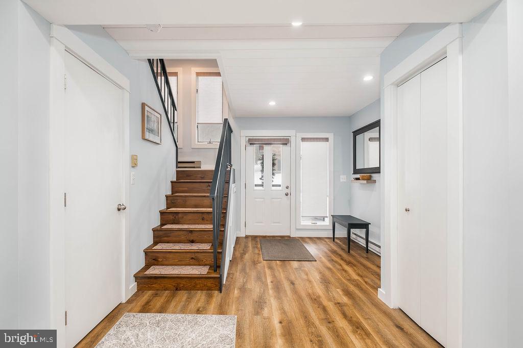 LAUREL BROOK - Residential