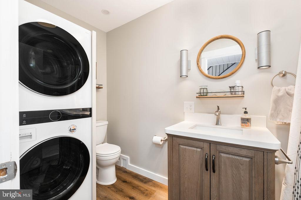 LAUREL BROOK - Residential