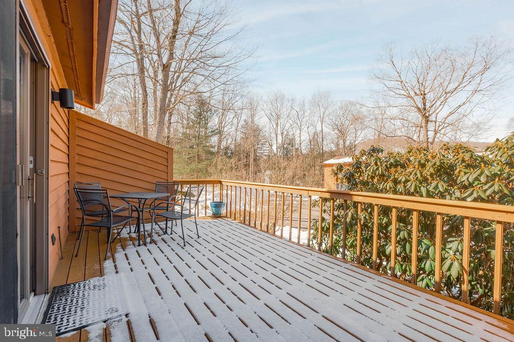 LAUREL BROOK - Residential