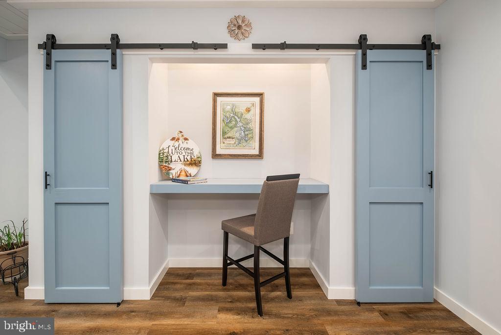 LAUREL BROOK - Residential