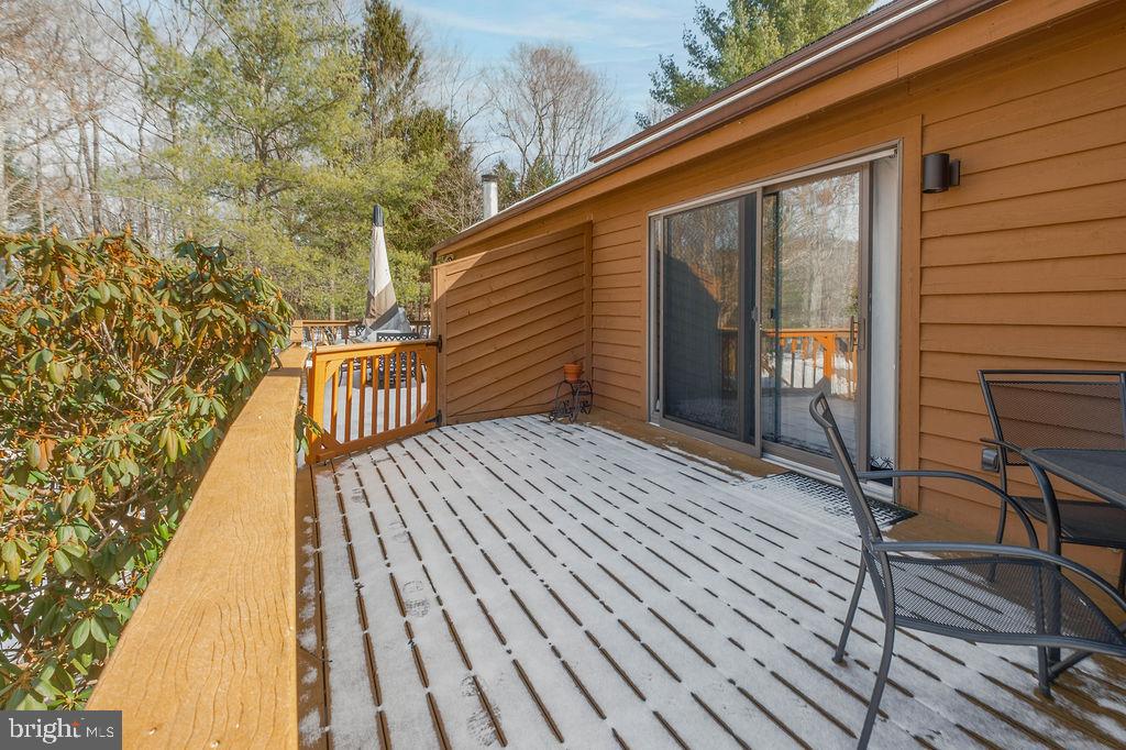 LAUREL BROOK - Residential