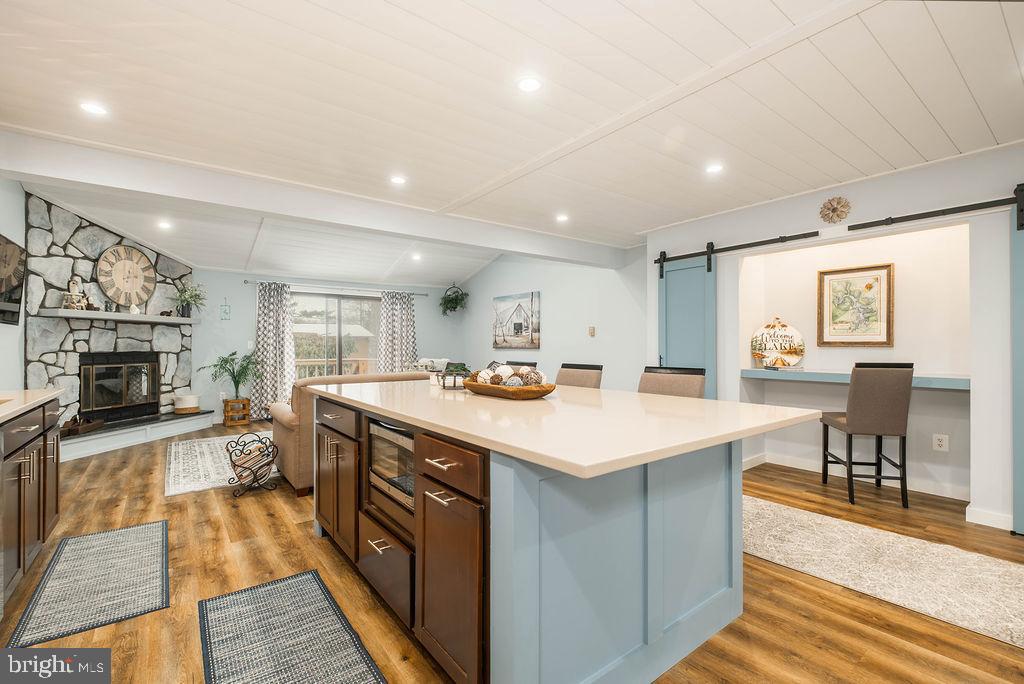 LAUREL BROOK - Residential