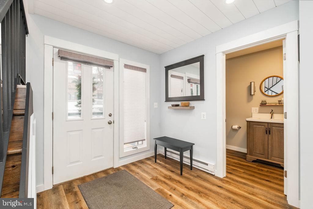 LAUREL BROOK - Residential