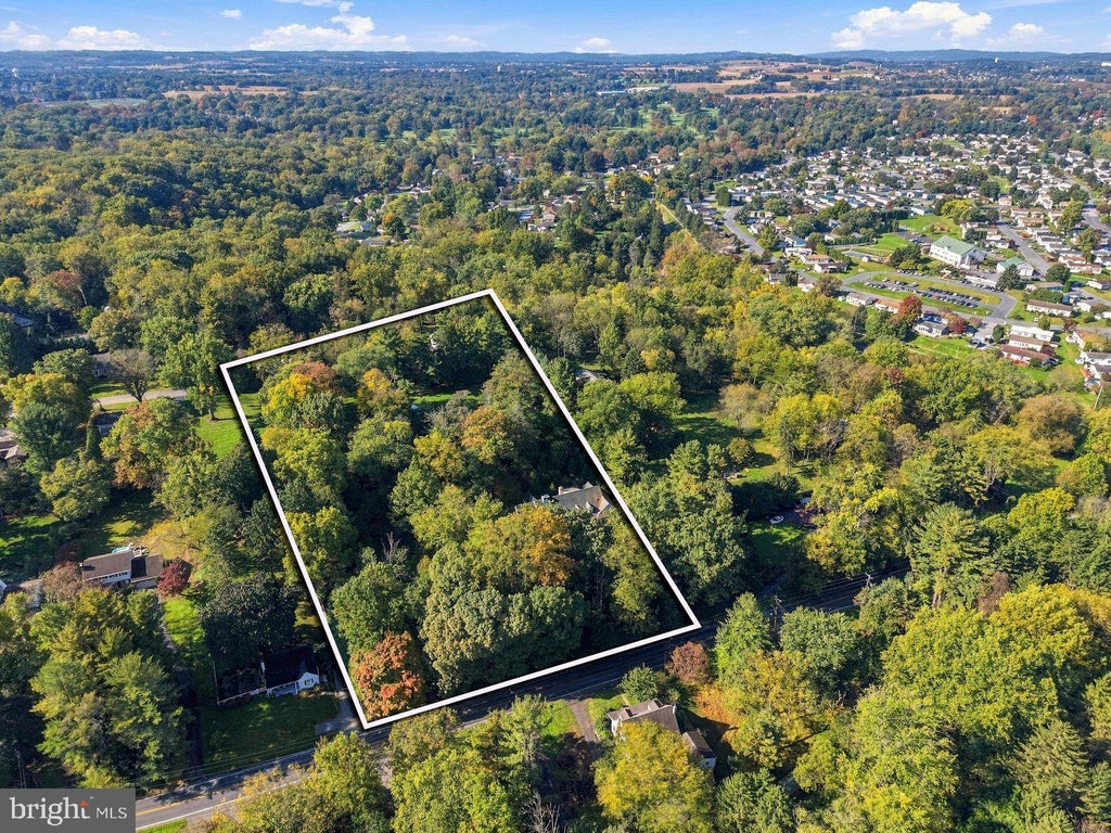Photo of 230 School House Road, LANCASTER, PA 17603 (MLS # PALA2097230)