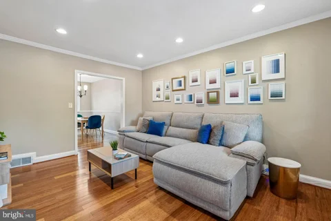 MLS: DCDC2286144