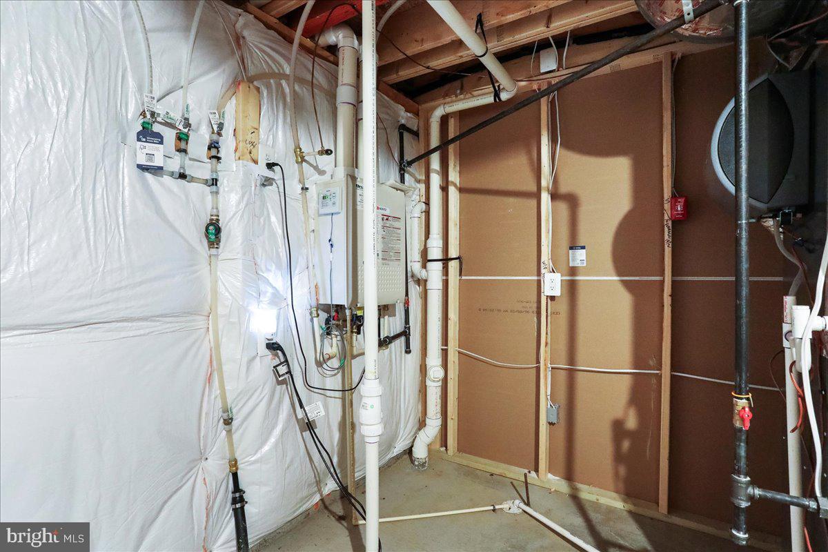 THE LAKES AT MARTINSBURG - Residential