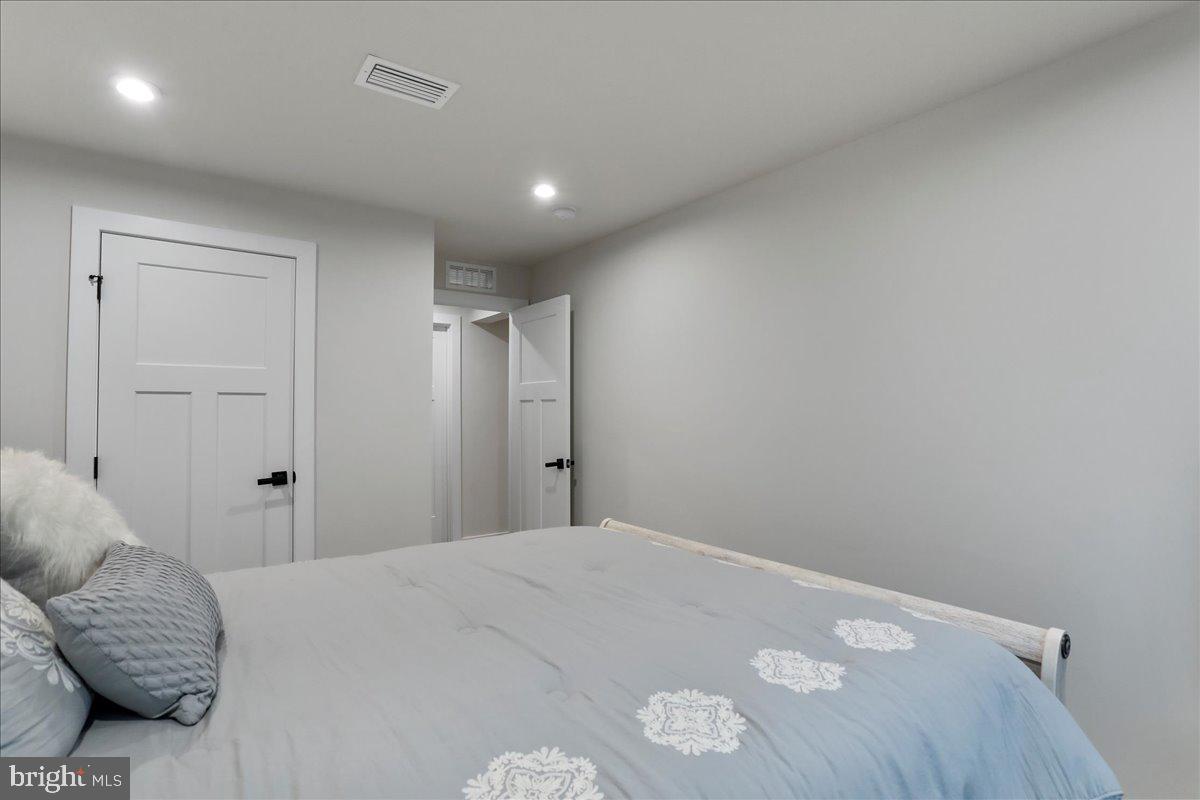 THE LAKES AT MARTINSBURG - Residential