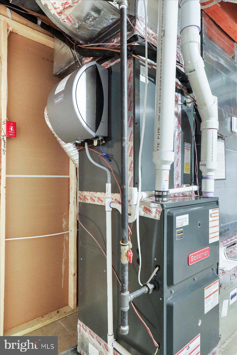 THE LAKES AT MARTINSBURG - Residential