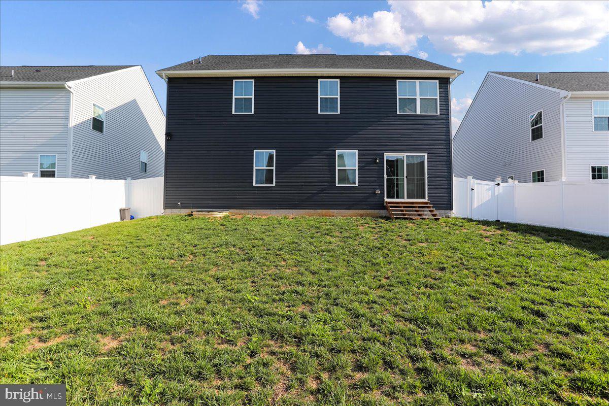 THE LAKES AT MARTINSBURG - Residential