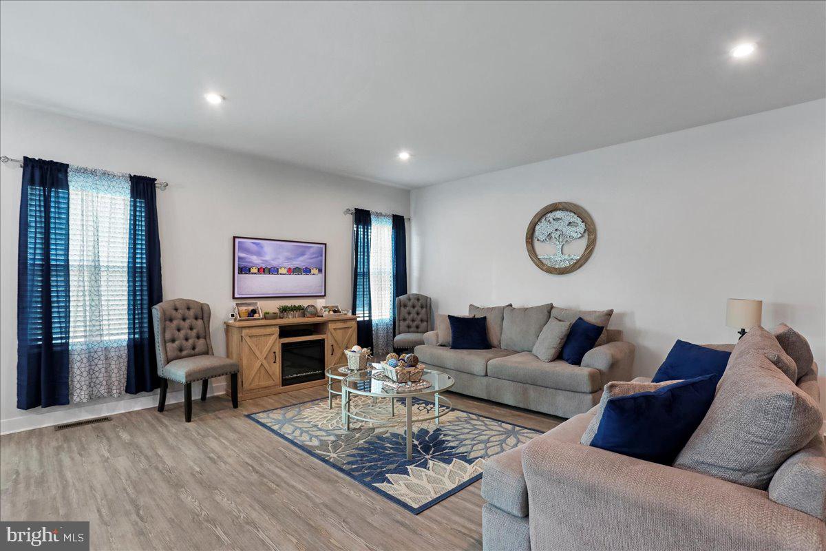 THE LAKES AT MARTINSBURG - Residential