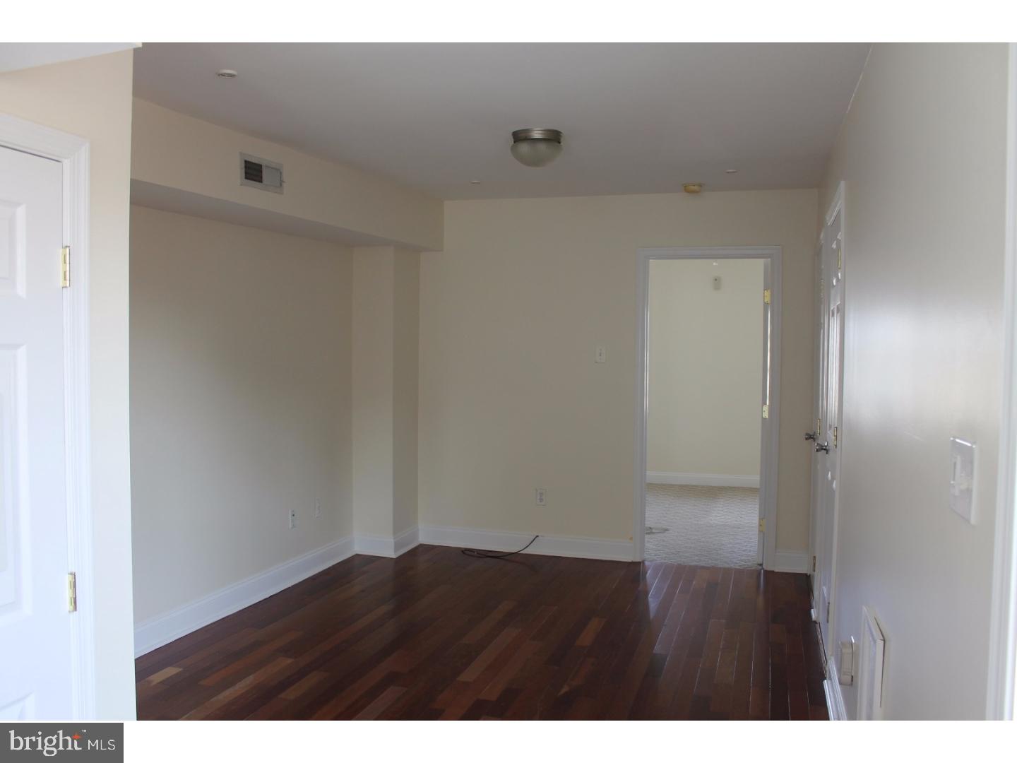 KENSINGTON - Residential Lease