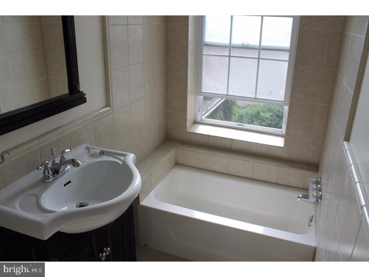 KENSINGTON - Residential Lease