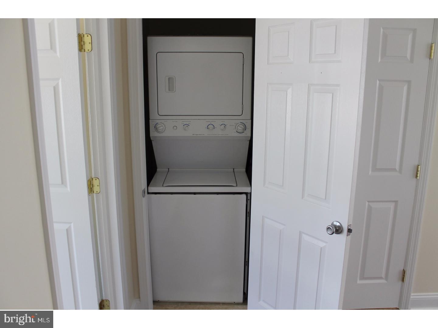 KENSINGTON - Residential Lease