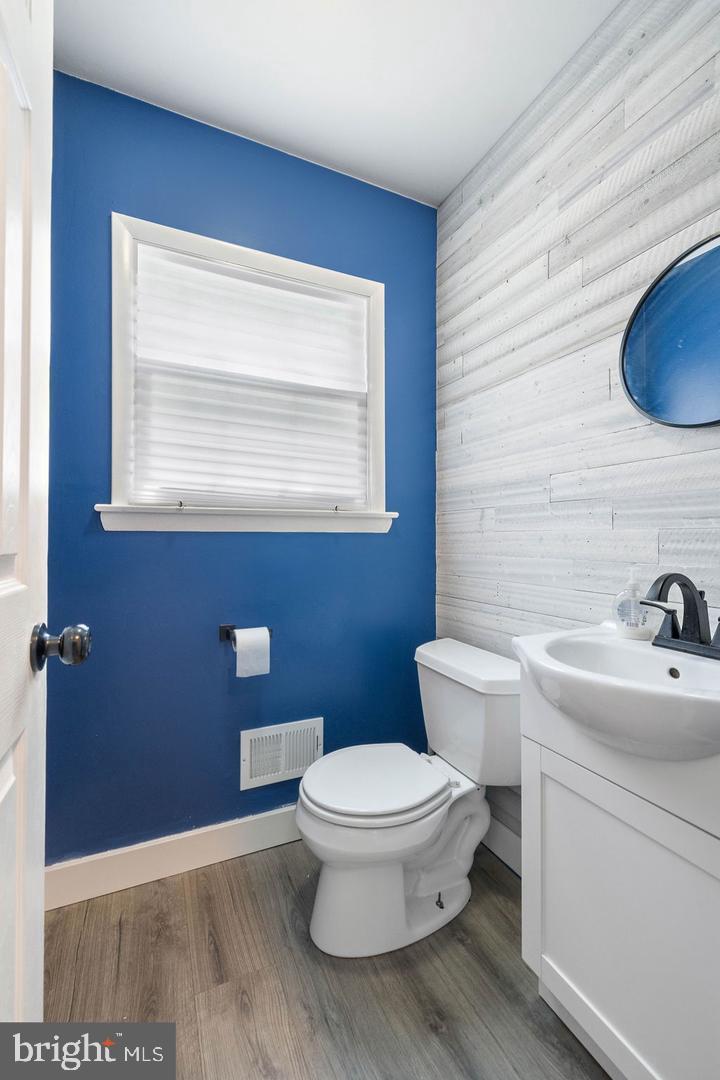 DARTMOUTH WOODS - Residential Lease