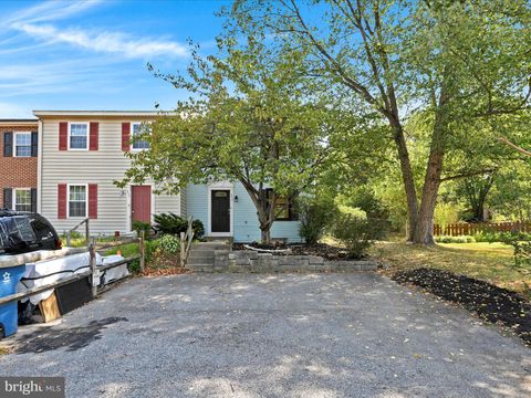 Photo of 856 Penny Lane, MOUNT JOY, PA 17552 (MLS # PALA2076610)