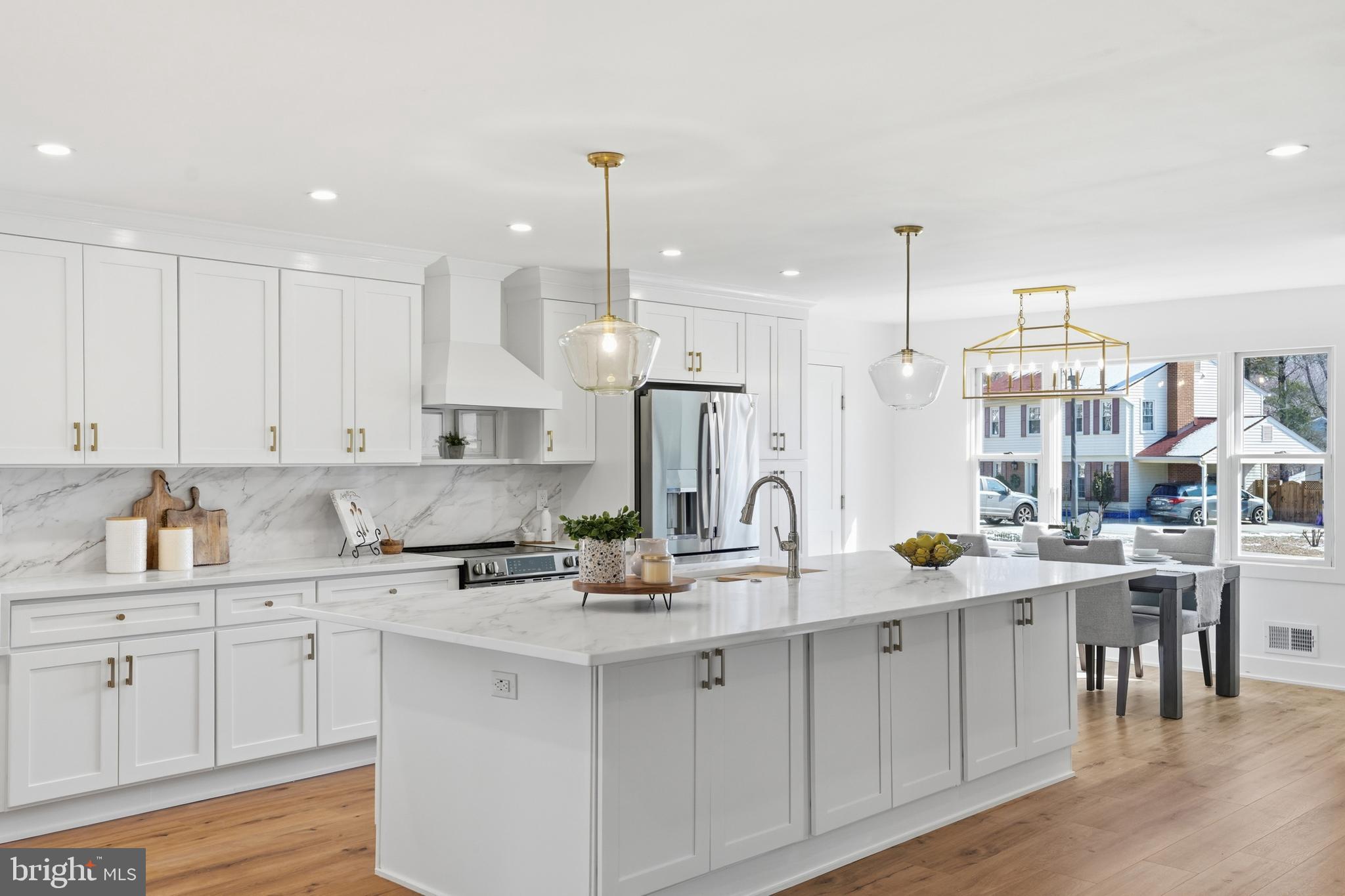 BURKE CENTRE STATION - Residential