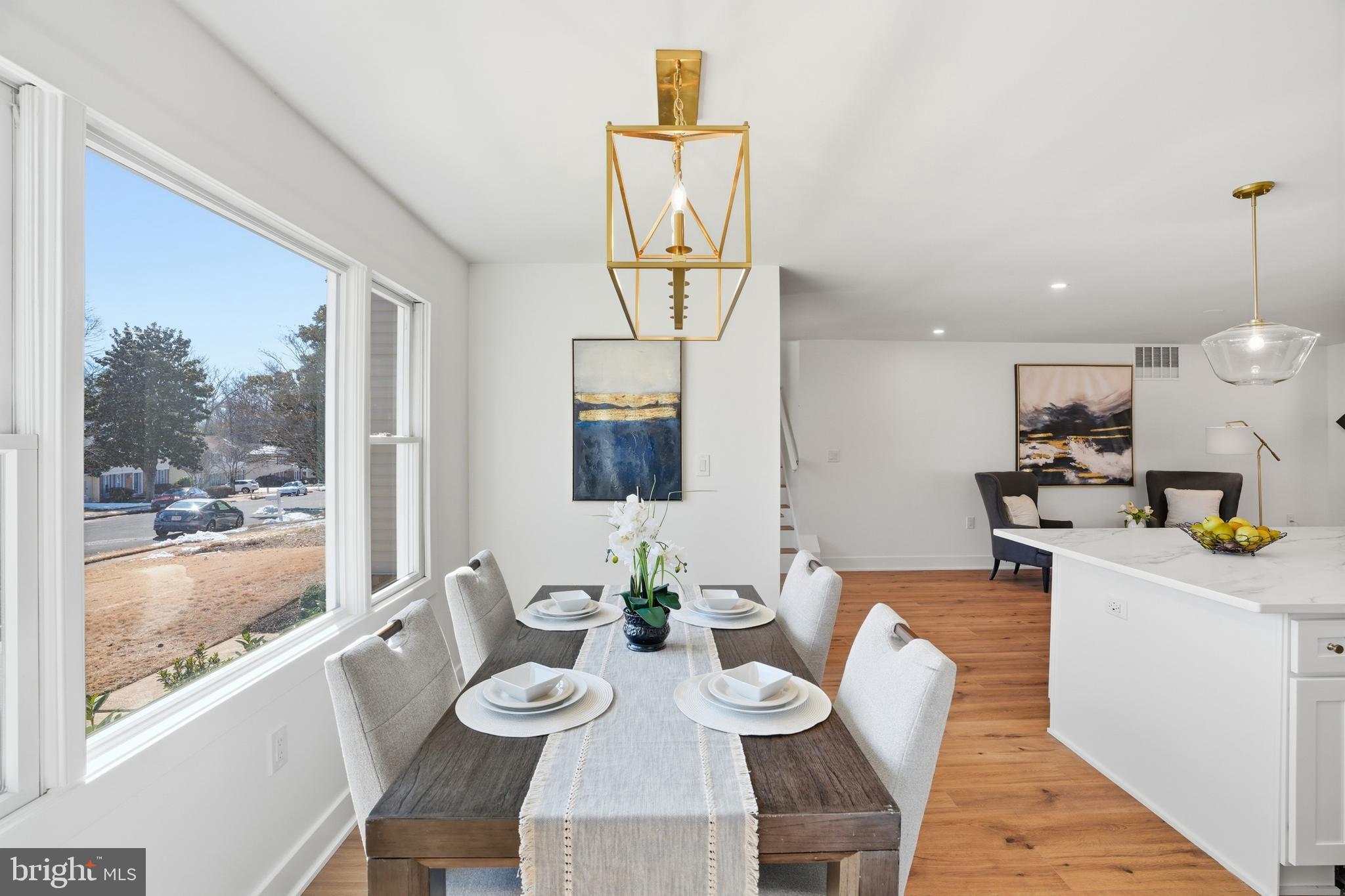 BURKE CENTRE STATION - Residential