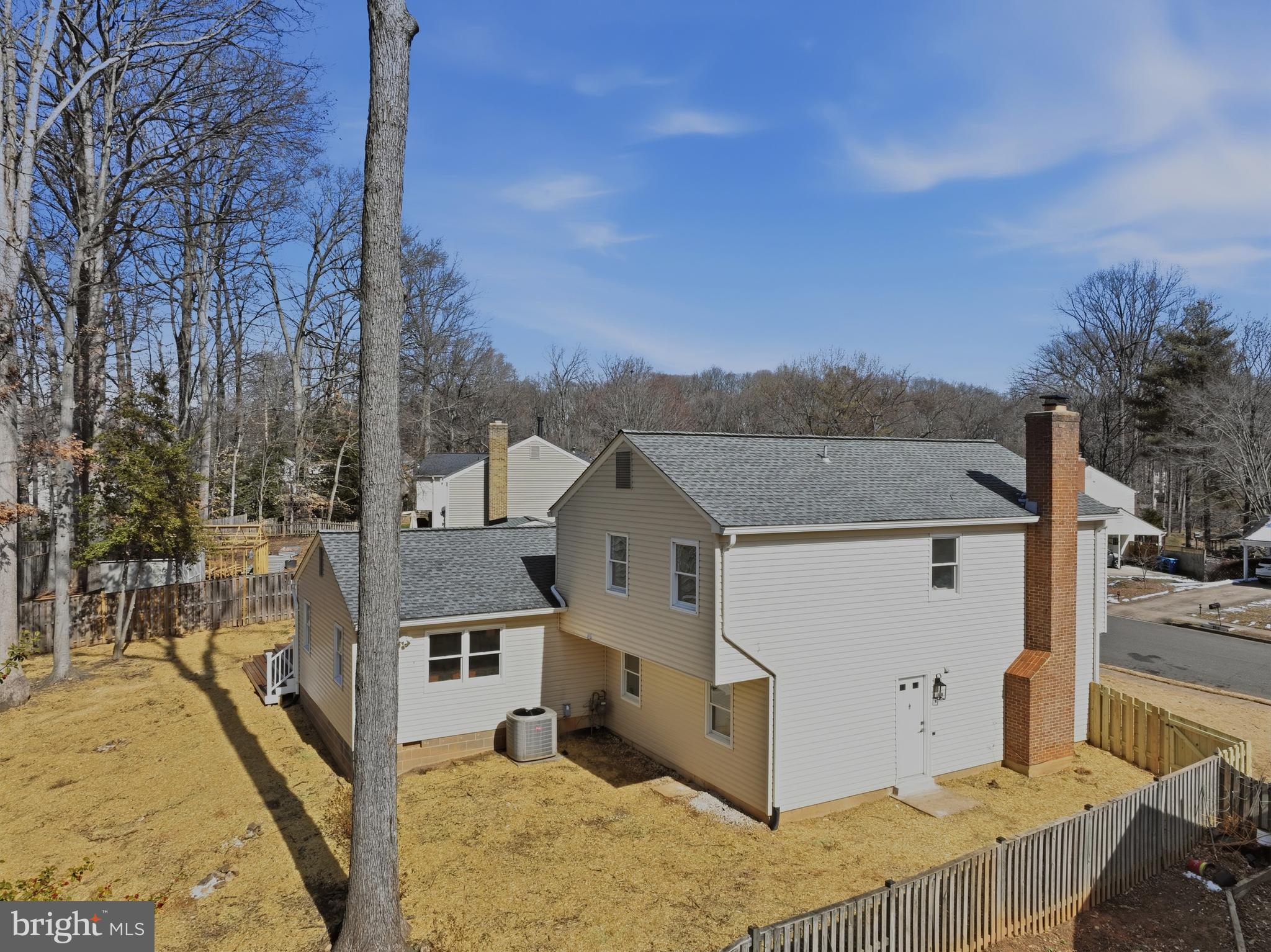 BURKE CENTRE STATION - Residential